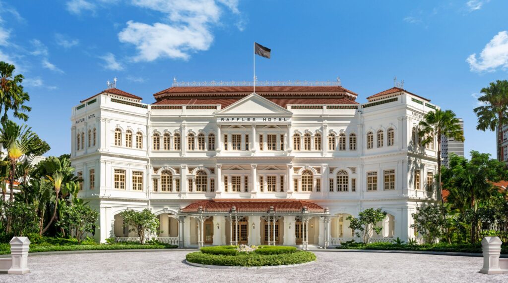Фасад здания отеля Raffles Singapore
